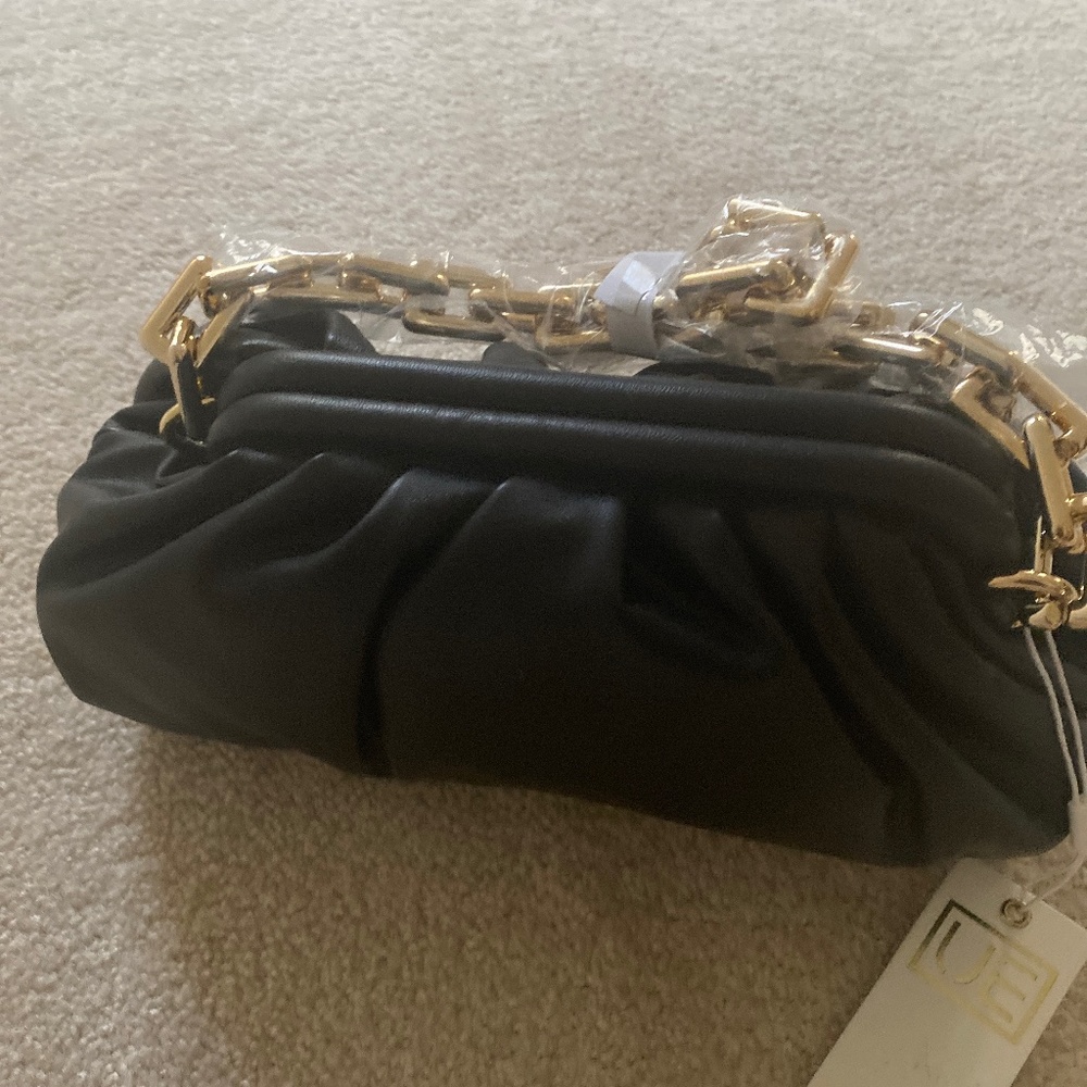 Black shoulder bag